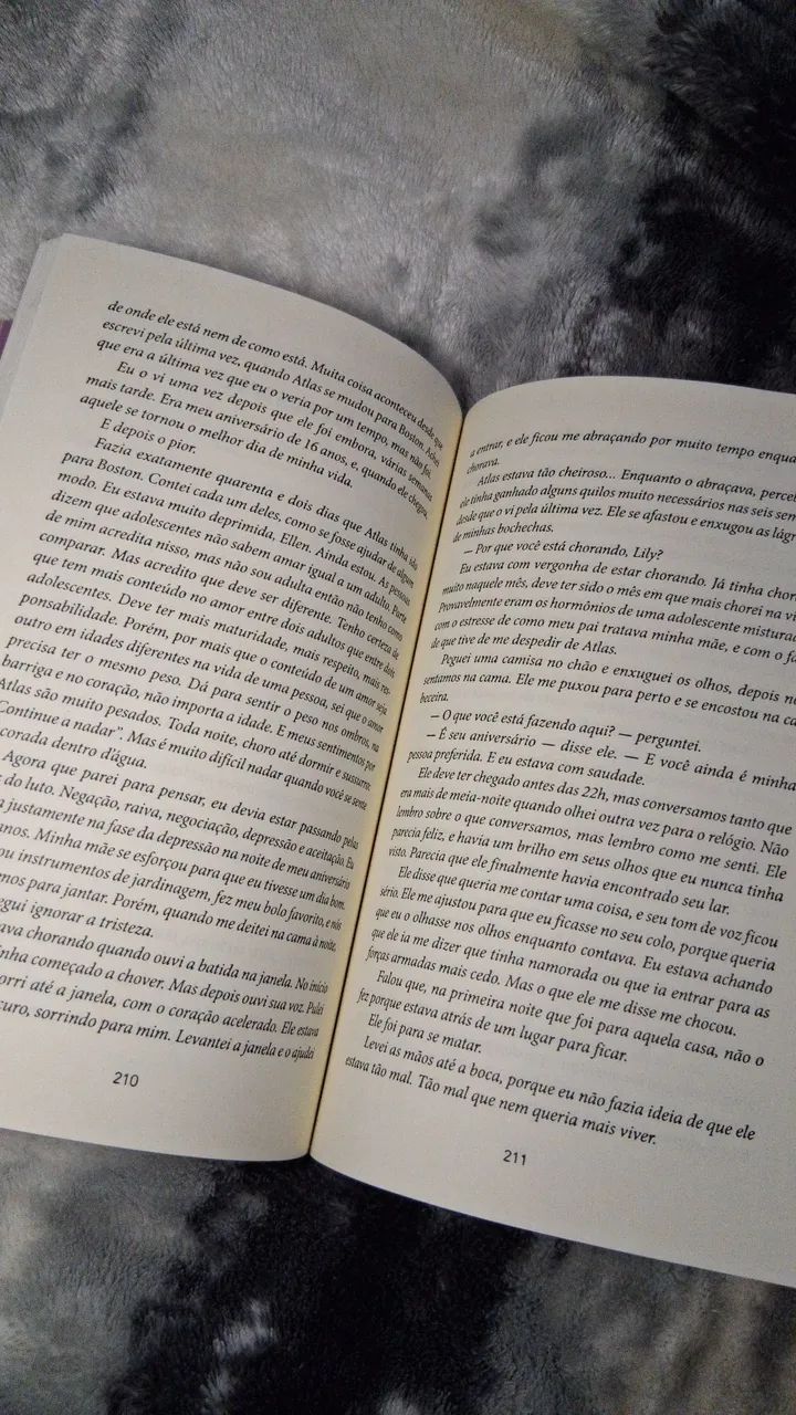 Livro É Assim Que Acaba - Collen Hoover (frete grátis para Maceió) - Foto 2