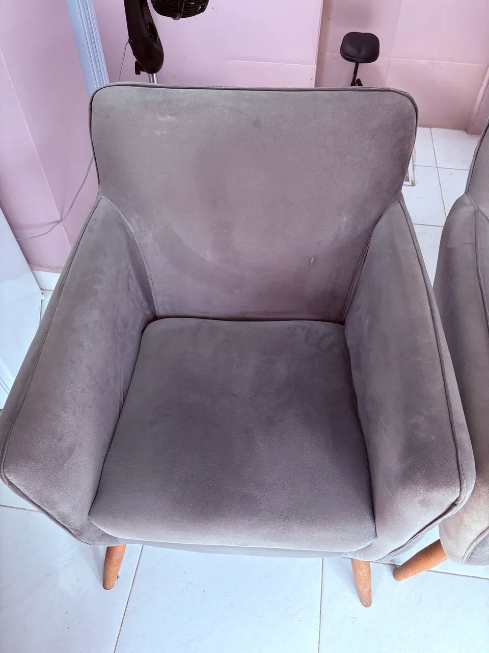 2 Poltrona Decorativa Veludo Pés De Madeira - Foto 4
