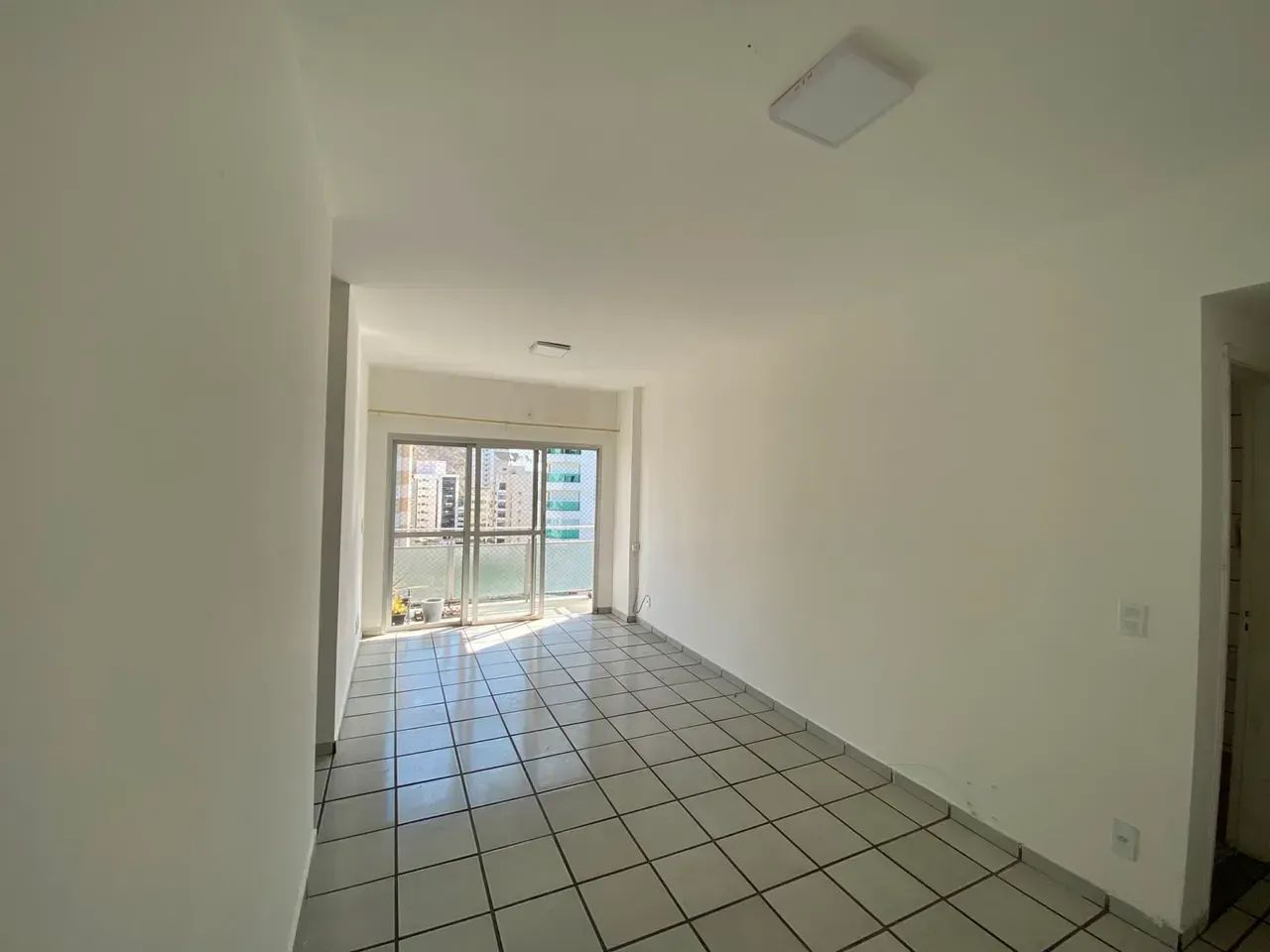 Apartamento com 02 quartos, Praia do Canto - Vitória