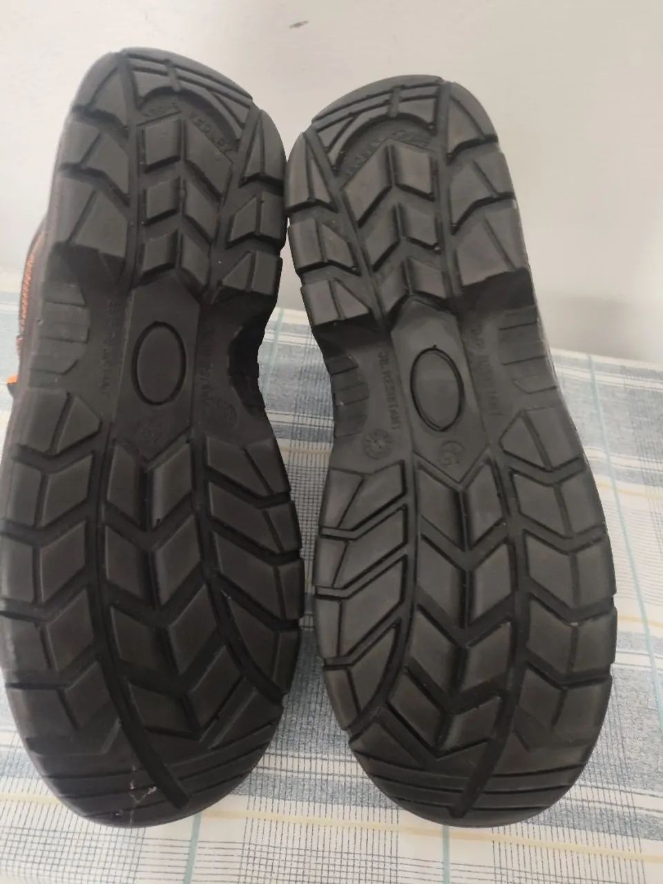 Vendo bota de trabalho 44 45 - Foto 5