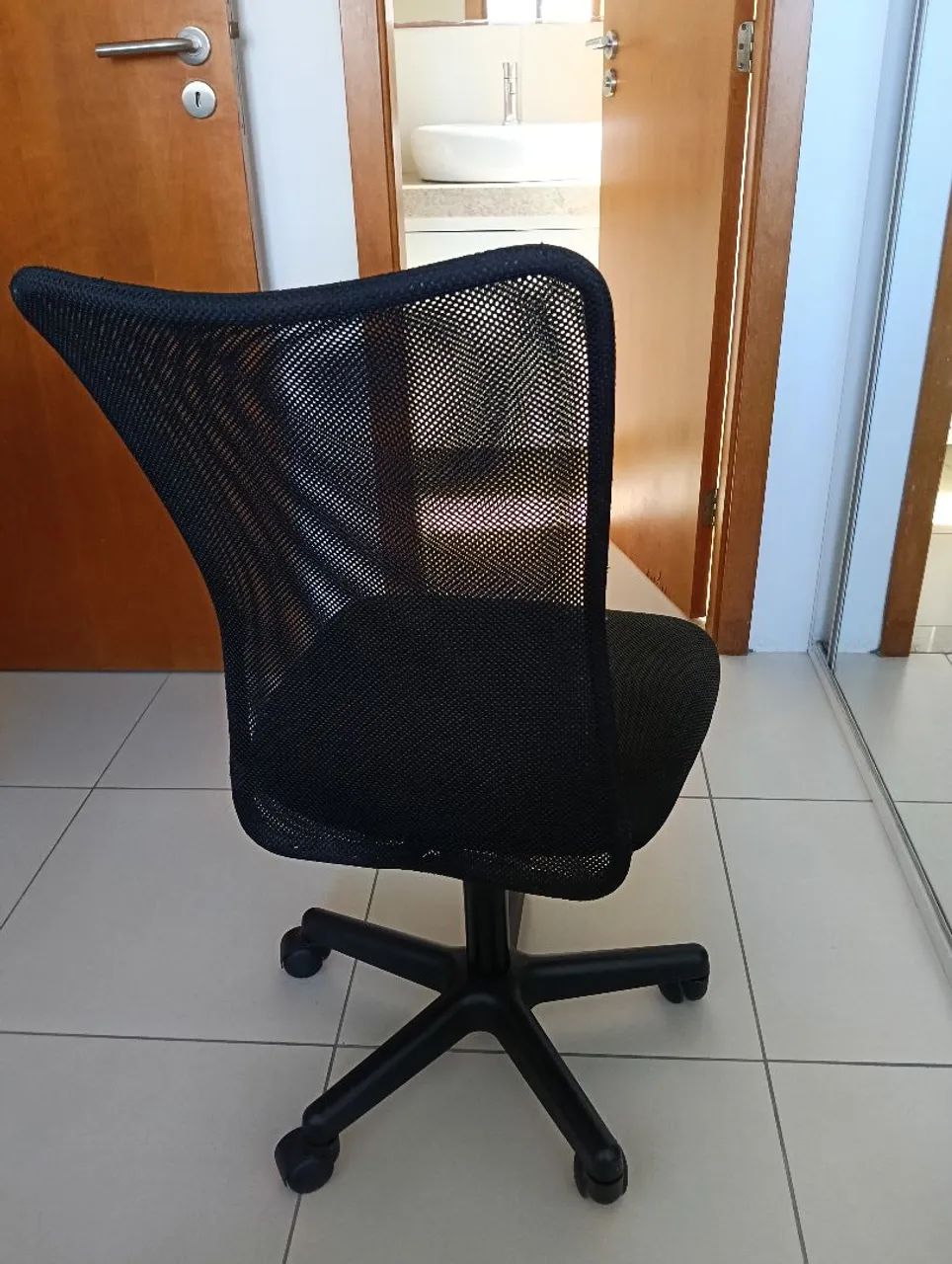 Cadeira giratória de escritório  - Foto 3