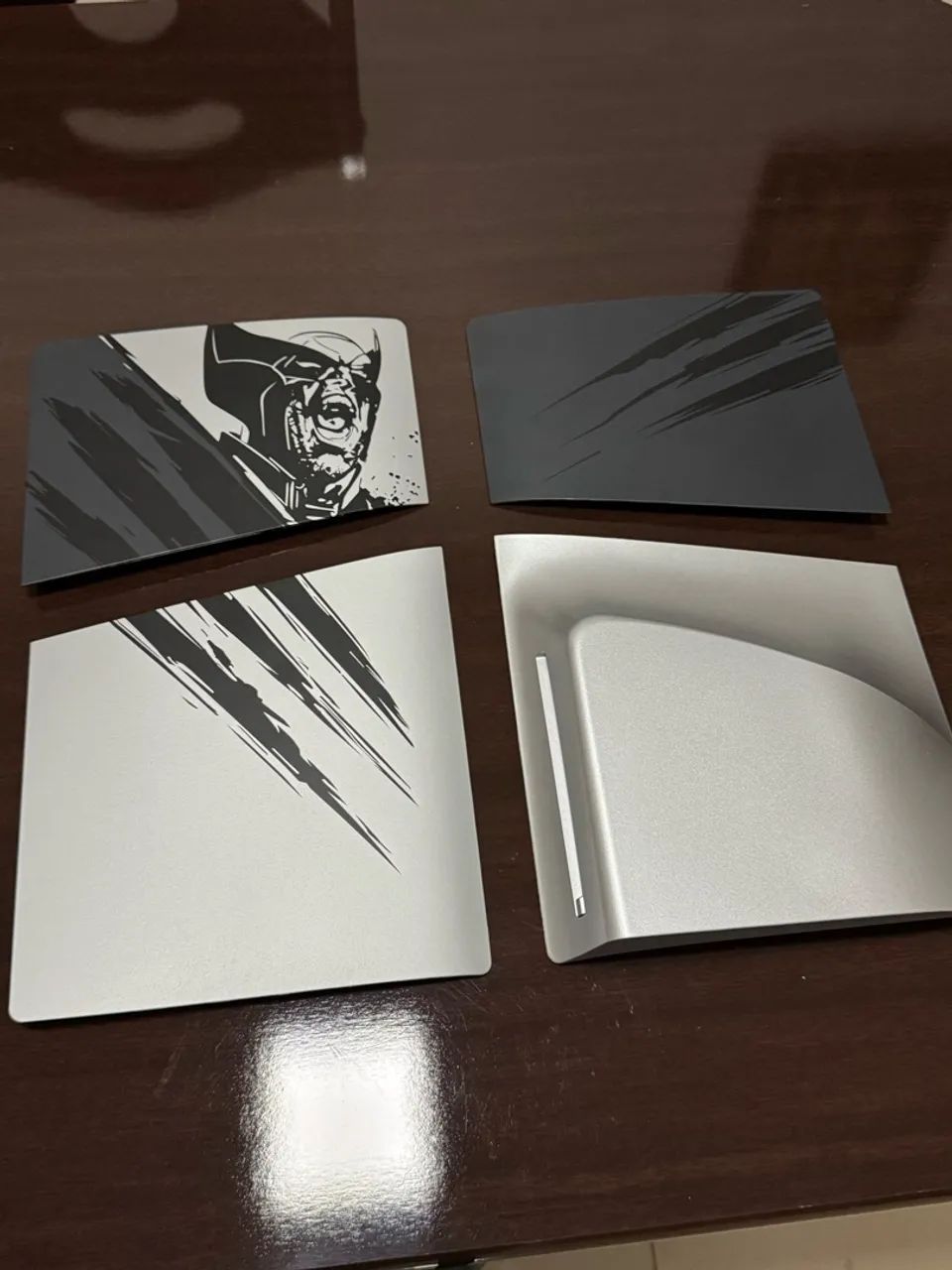 Faceplate PS5 Pro (c/ leitor) Wolverine