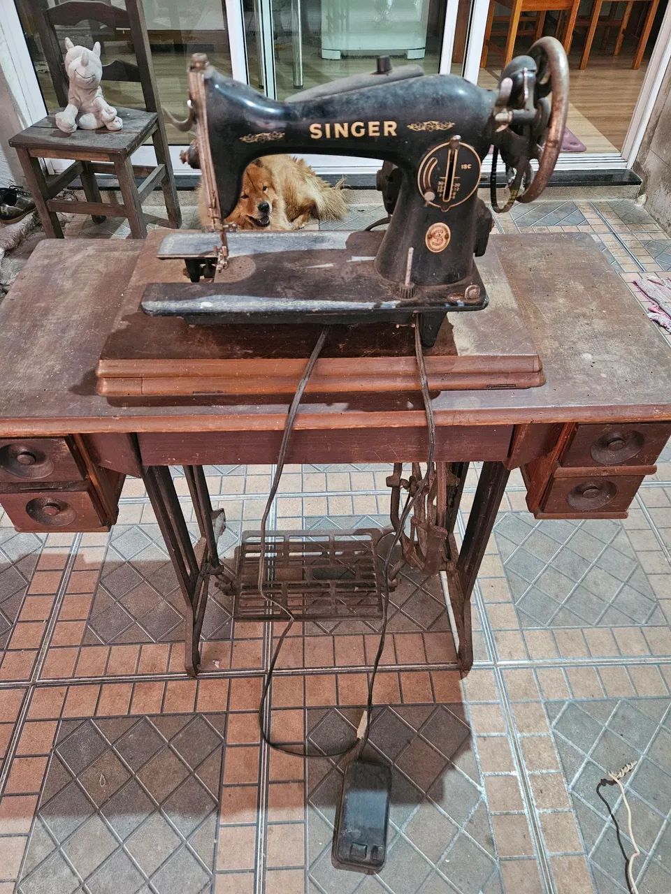 Máquina de costura antiga singer  - Foto 3