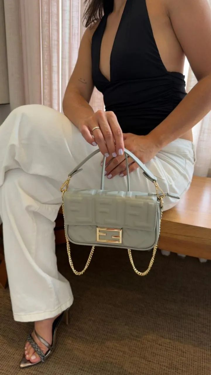 Bolsa Estilo Fendi Baguette Mini Premium - Elegante, Compacta e Sofisticada - Foto 3