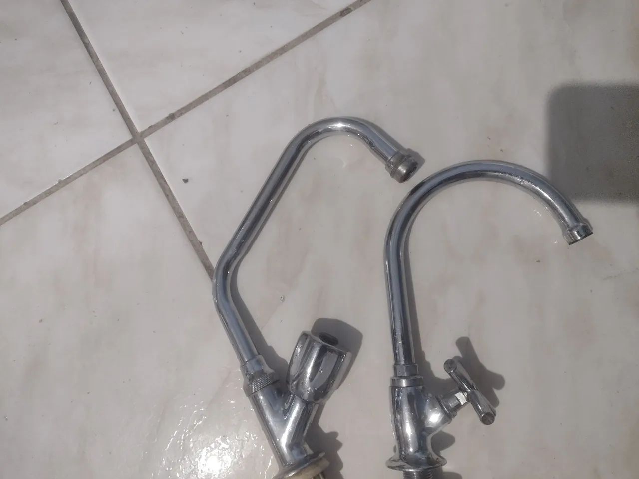 Vendo Duas Torneiras de inox  - Foto 2