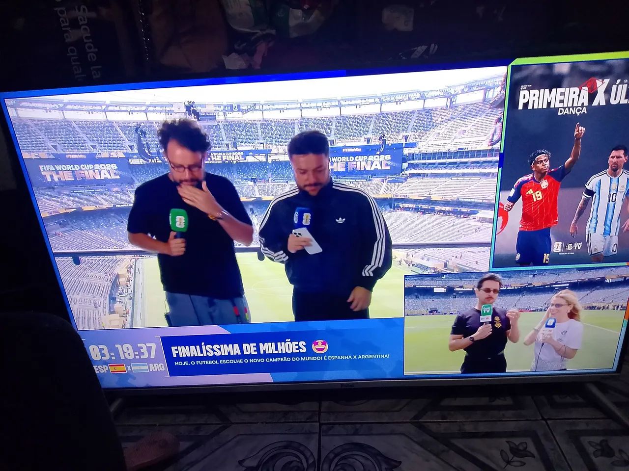 Vendo ou troco tv Philco 50 pelegadas, troco por iPhone. - Foto 4