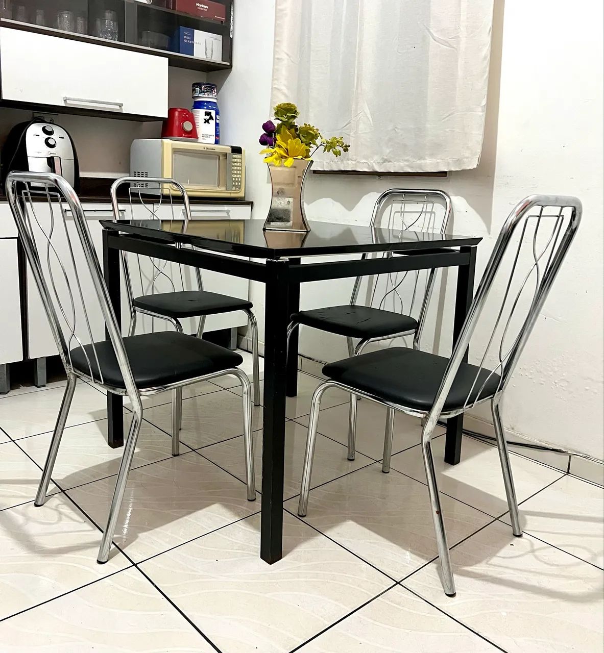 Mesa Jantar com 04 Cadeiras Linda VENDO: