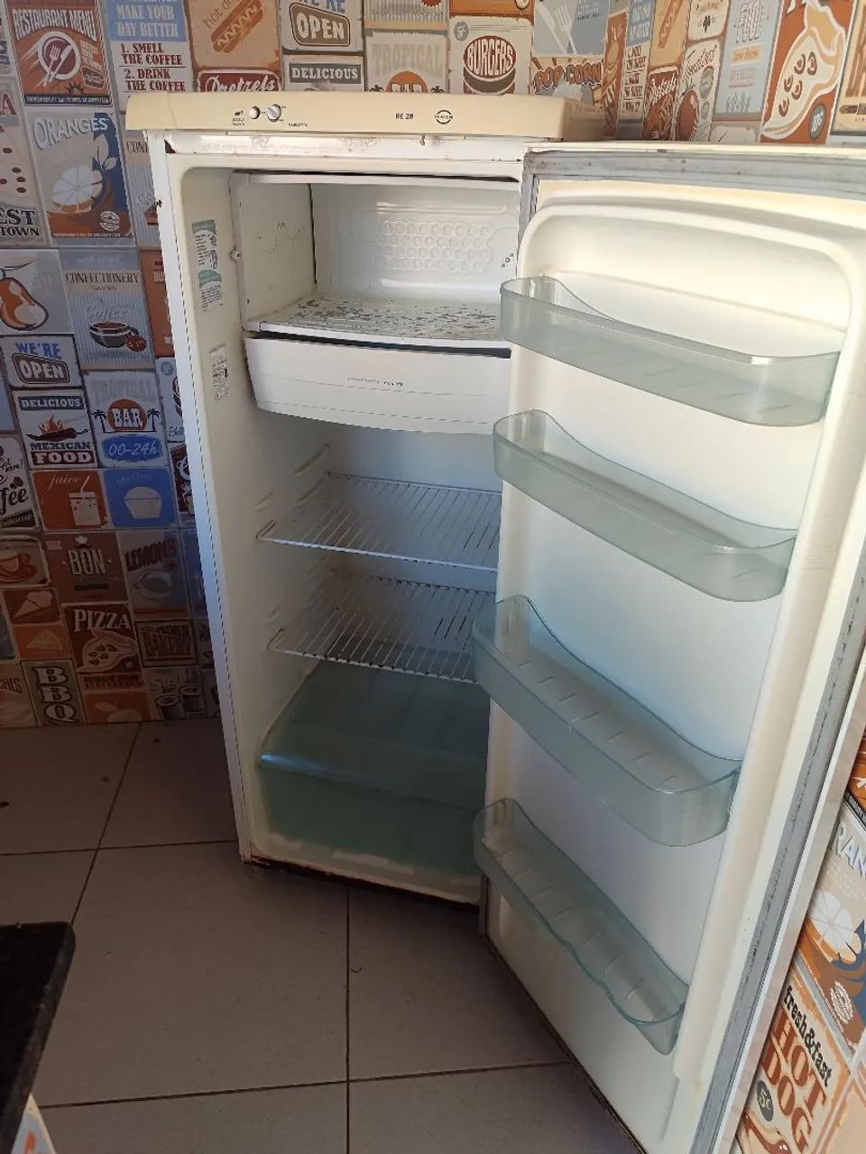 Geladeira semi nova - Foto 4