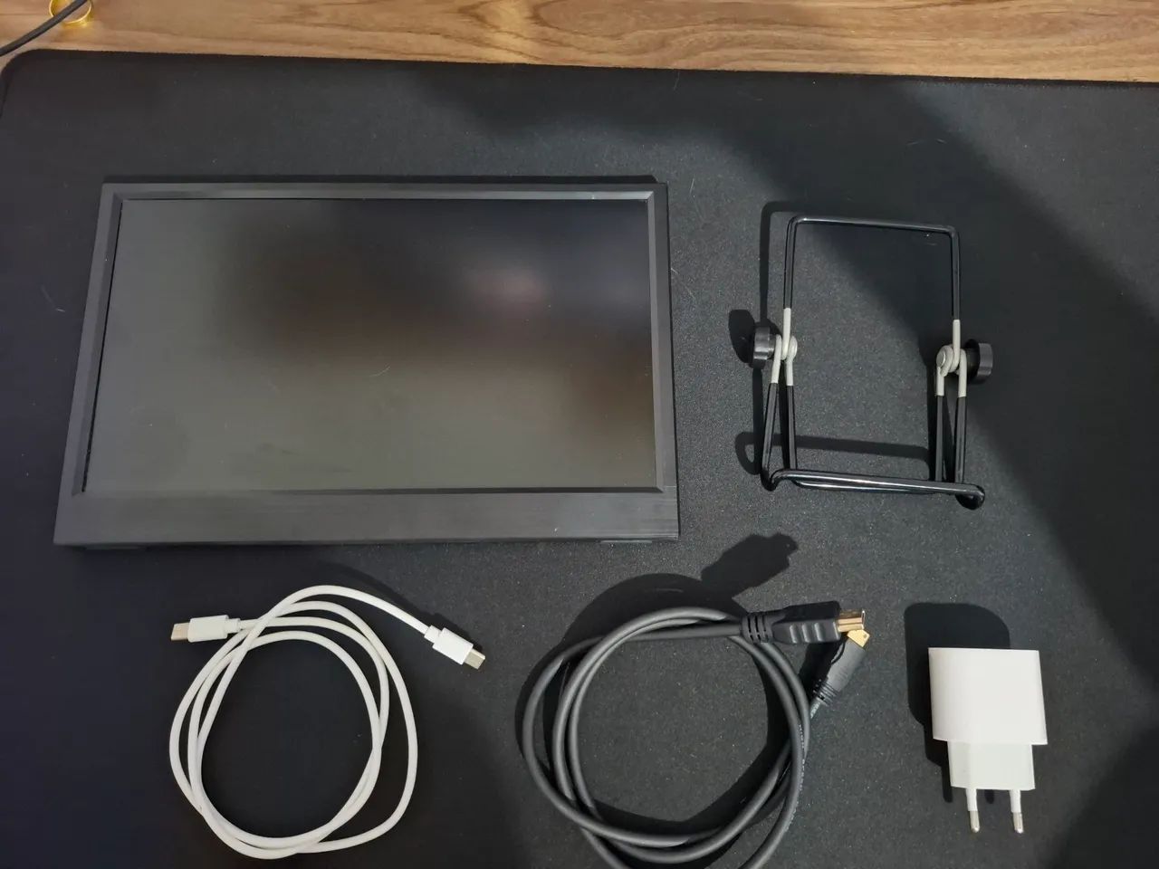 Monitor Portátil 11.6" - Funcional | Completo com acessórios