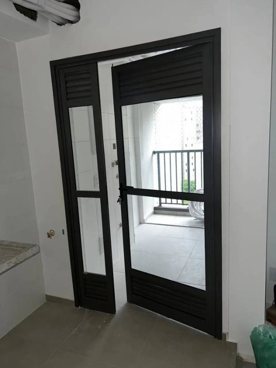 Porta de Alumínio com Vidro - Foto 2