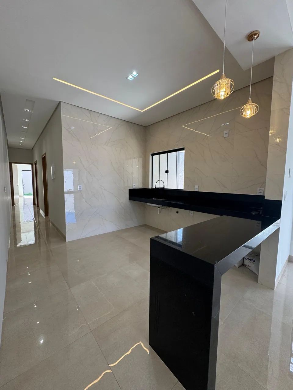 Casa com 3 suítes, sendo 1 suíte plena e 2 suítes americanas, localizada no Plano Diretor  - Foto 2