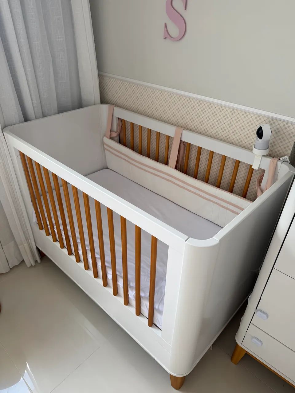 Berço que vira cama 