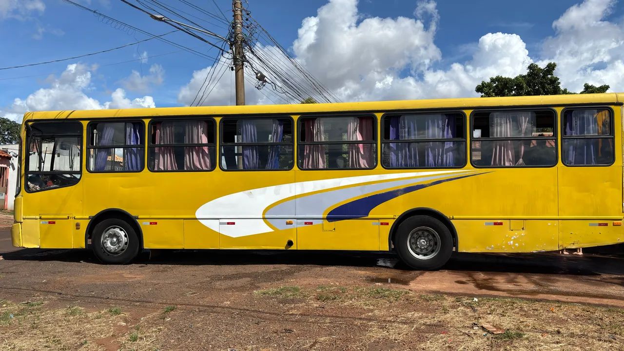 Vendo ônibus em ótimo estado 40 passageiros  - Foto 14