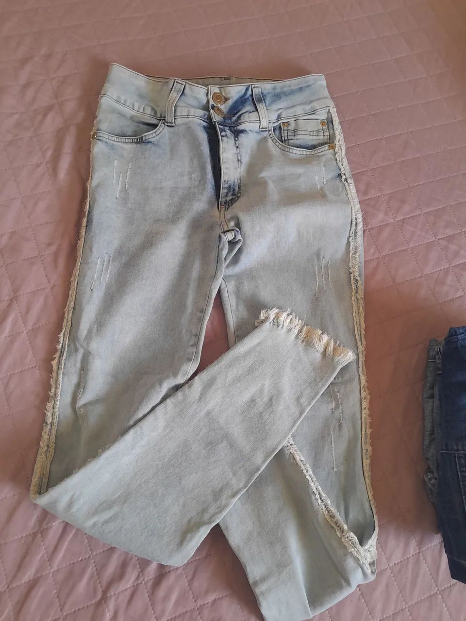 Vendo 3 calça jeans por 30 - Foto 2