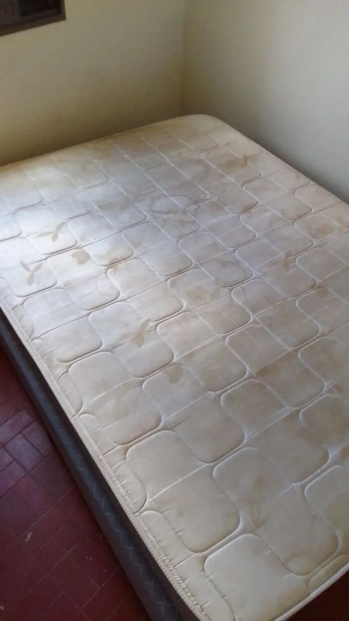 Vendo uma cama de casal