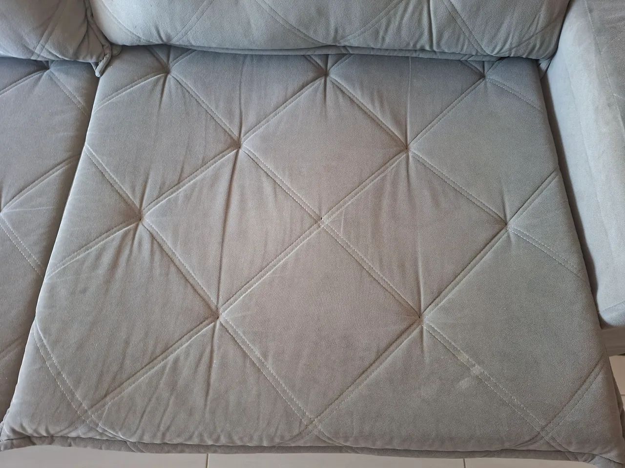 Vendo sofá retrátil e reclinável, tamanho 2, 30 m. Cinza. - Foto 3