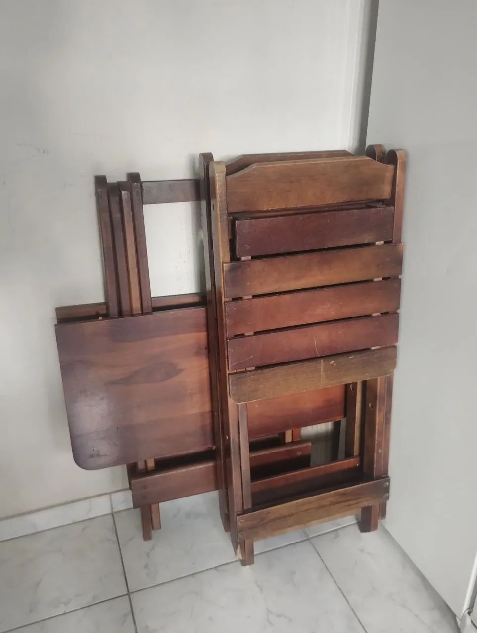 Jogo de mesa com duas cadeiras 