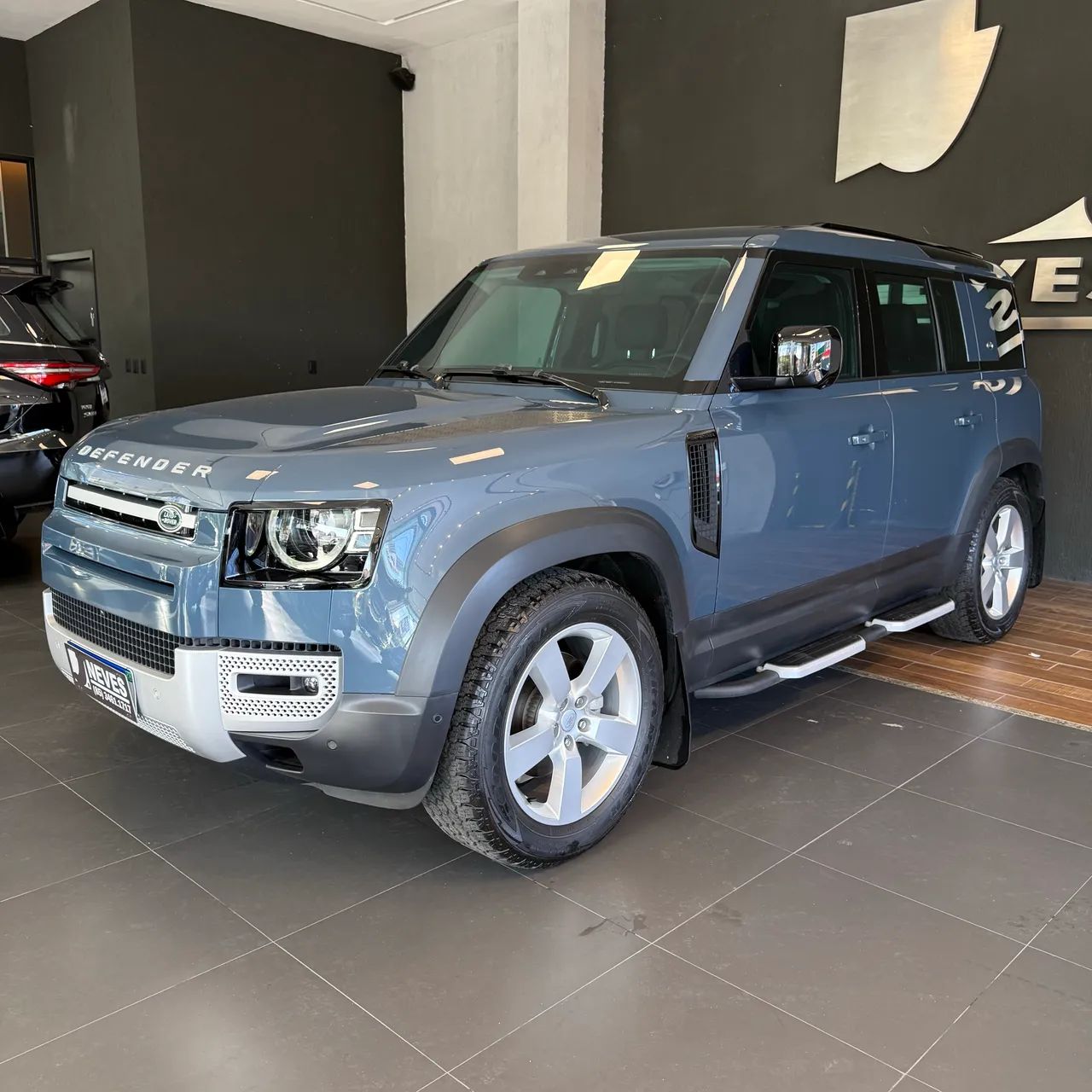 Land Rover Defender 2022