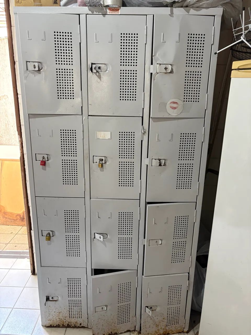 FECHA LOJA - Armario Funcionários 