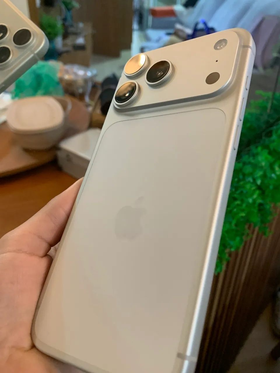 Iphone 17 Pro Max Branco 96% saude de bateria 