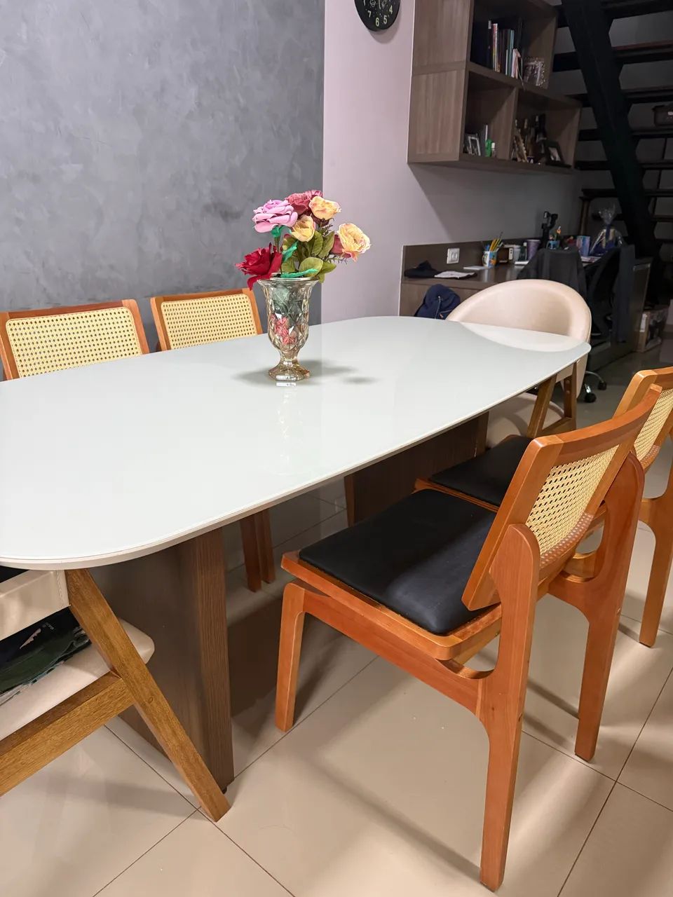 Mesa e cadeiras 