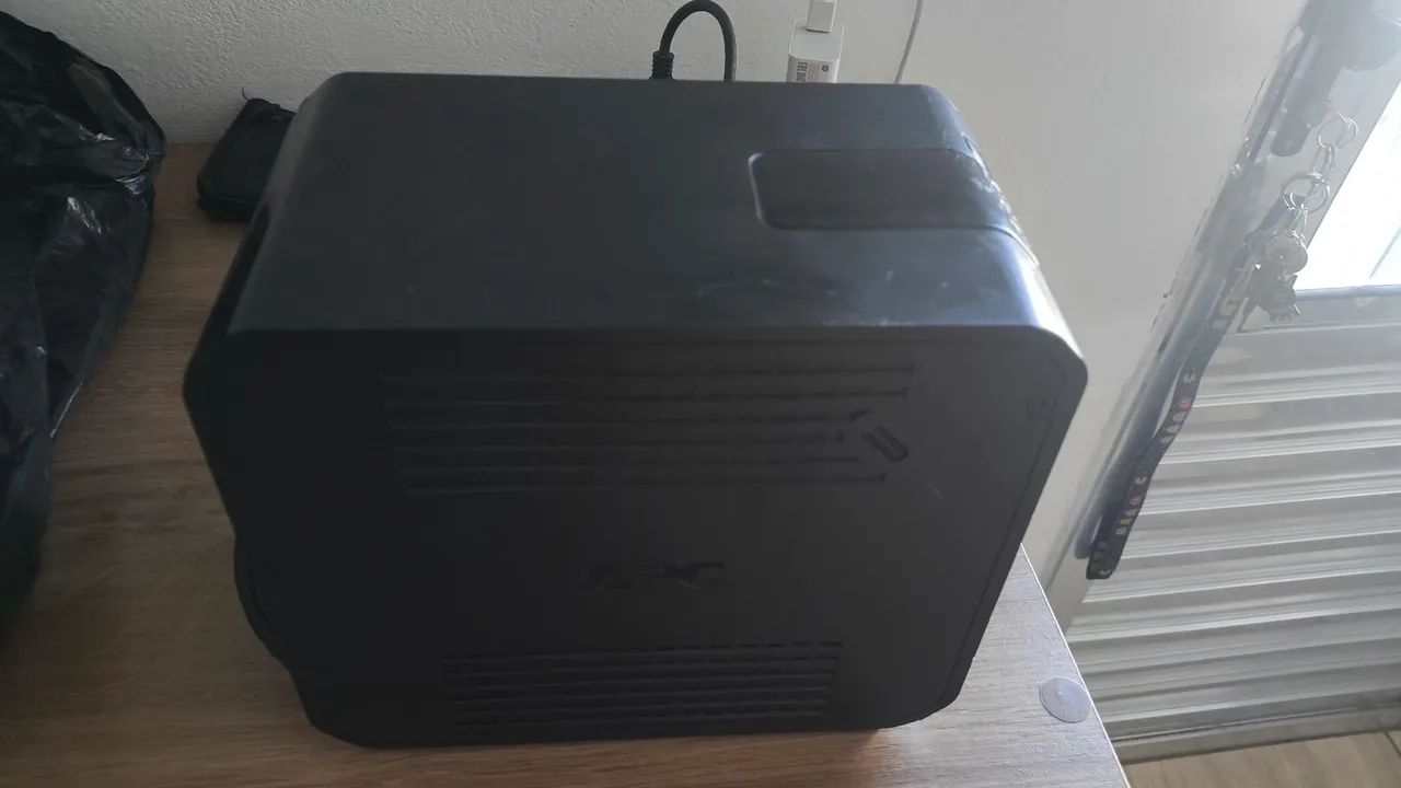 Nobreak APC Back-UPS 700 - Foto 5