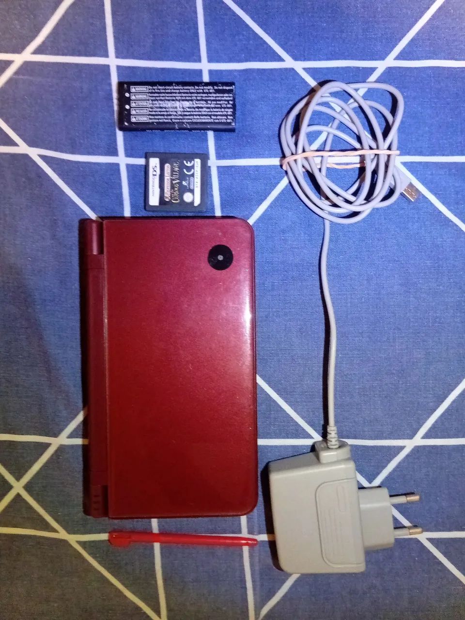 Nintendo DSi XL com defeito