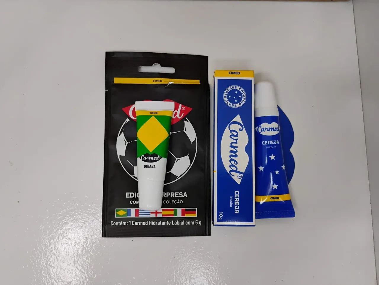 Kit: 1 carmed Brasil sabor goiaba e 1 carmed cruzeiro 