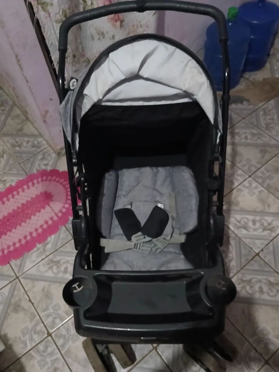 Carrinho de bebê bem conservado  - Foto 2