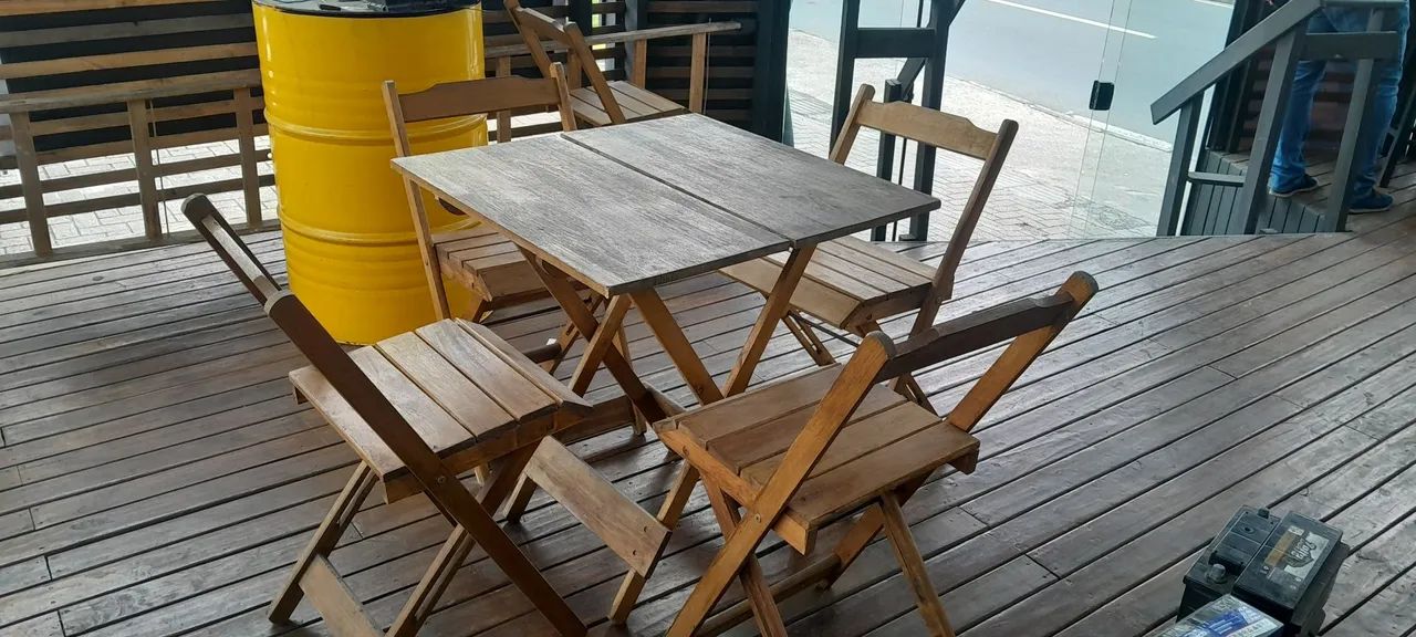 Vendo jogo de mesa abrir e fechar de madeira  - Foto 3