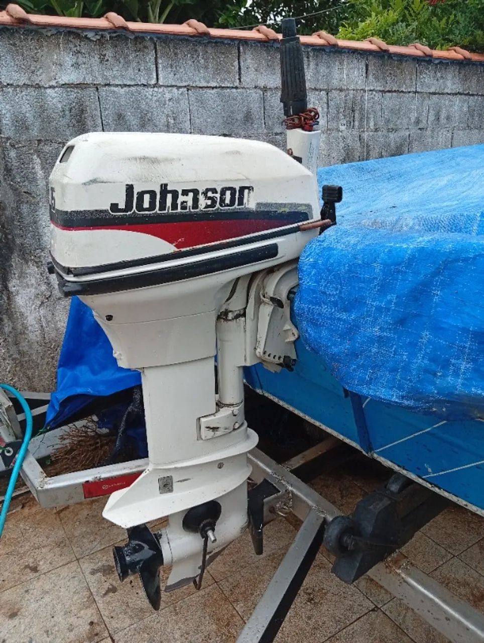 Barco de alumínio 4,50m com motor Johnson 15 Hp  - Foto 4