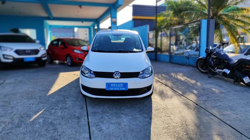 Volkswagen Fox 1.6 MI Total Flex 8V 5P 2011 - Foto 2