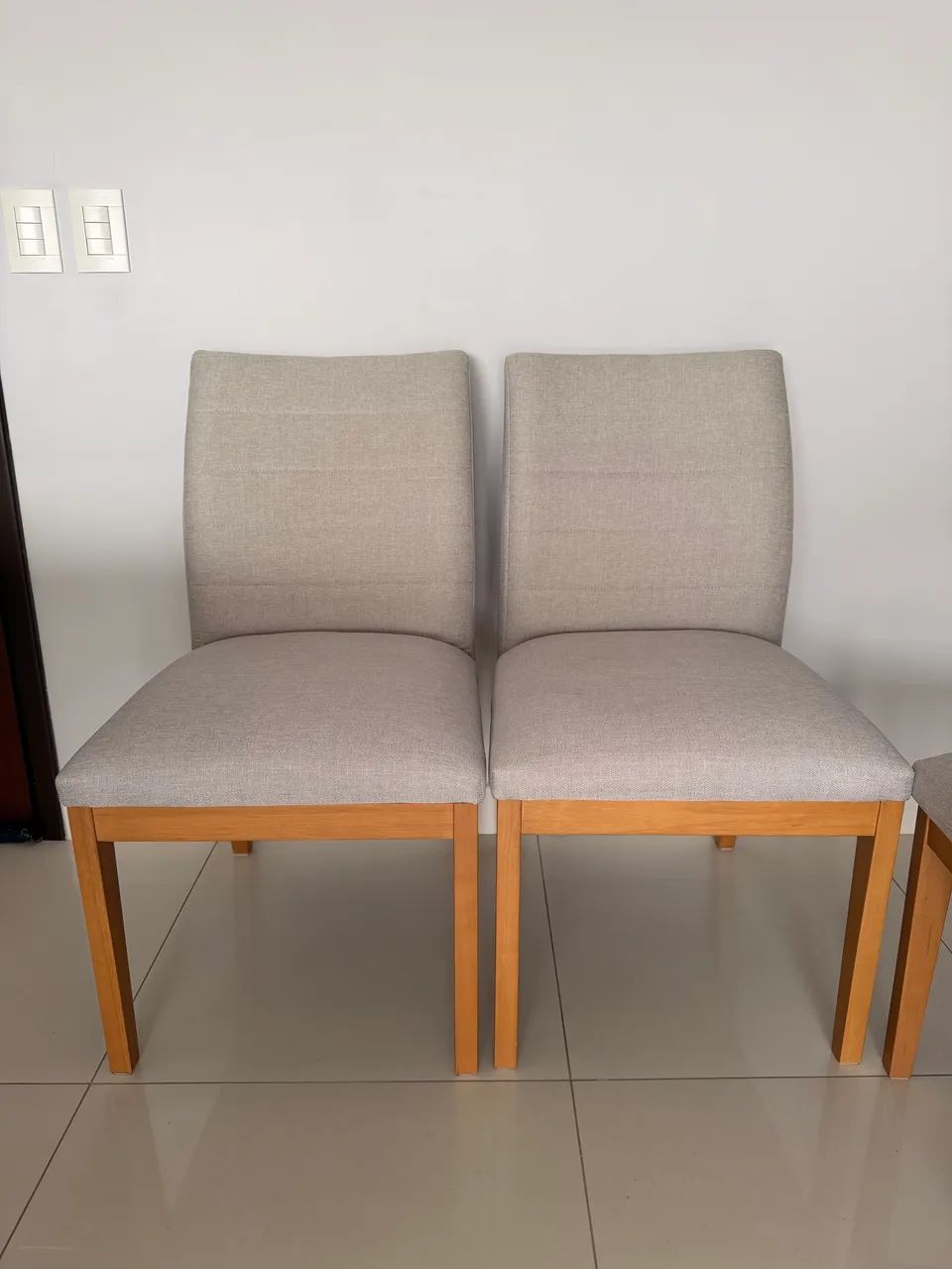 Mesa de Jantar Redonda 1,50m com 4 Cadeiras - Nova, Nunca Utilizada - Foto 3