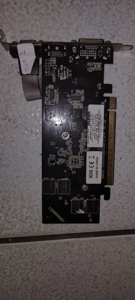 Placa de video GT210