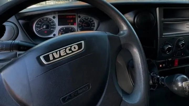 IVECO 35S14 GUINCHO PLATAFORMA ANO 2017 - Foto 6