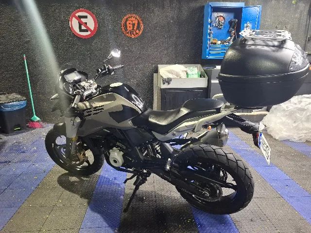 BMW G 310 GS com bauleto e capa. - Foto 2