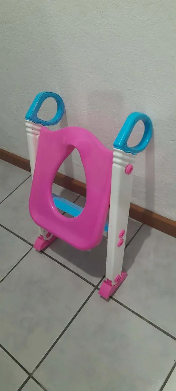 Troninho com escada65562853624065121