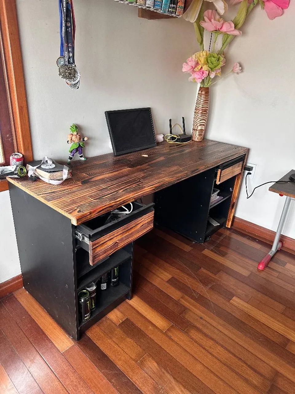 Mesa para escritório em MDF com madeira  - Foto 4