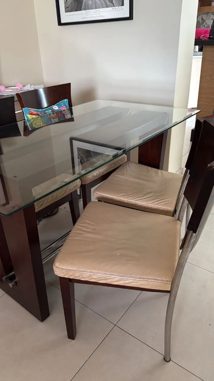 Grande oportunidade!! Mesa de Jantar 4 lugares Retangular Líder (Madeira e Vidro)