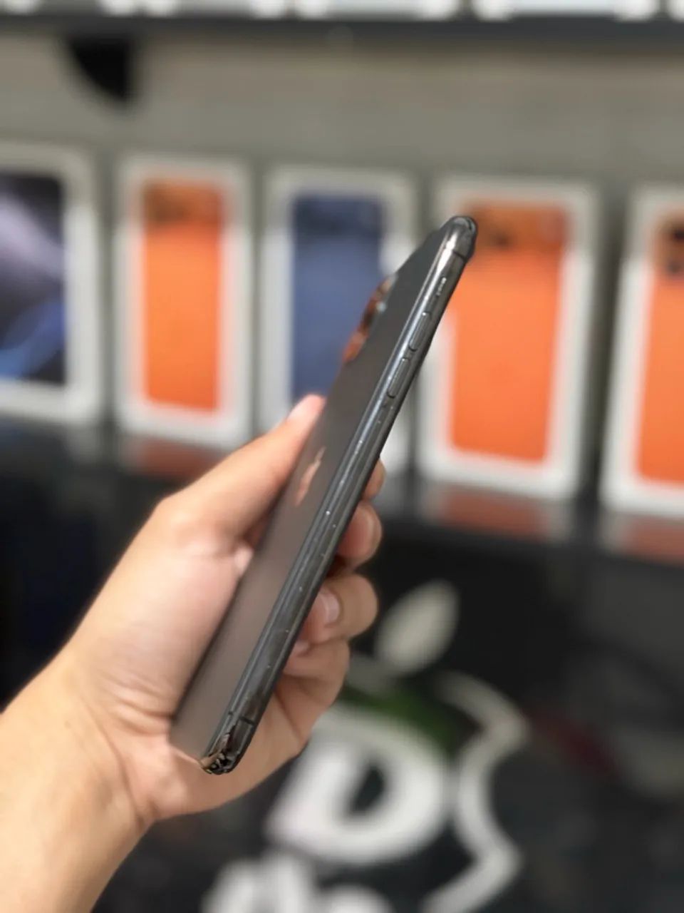 iPhone 11 Pro Max 64gb  - Foto 2