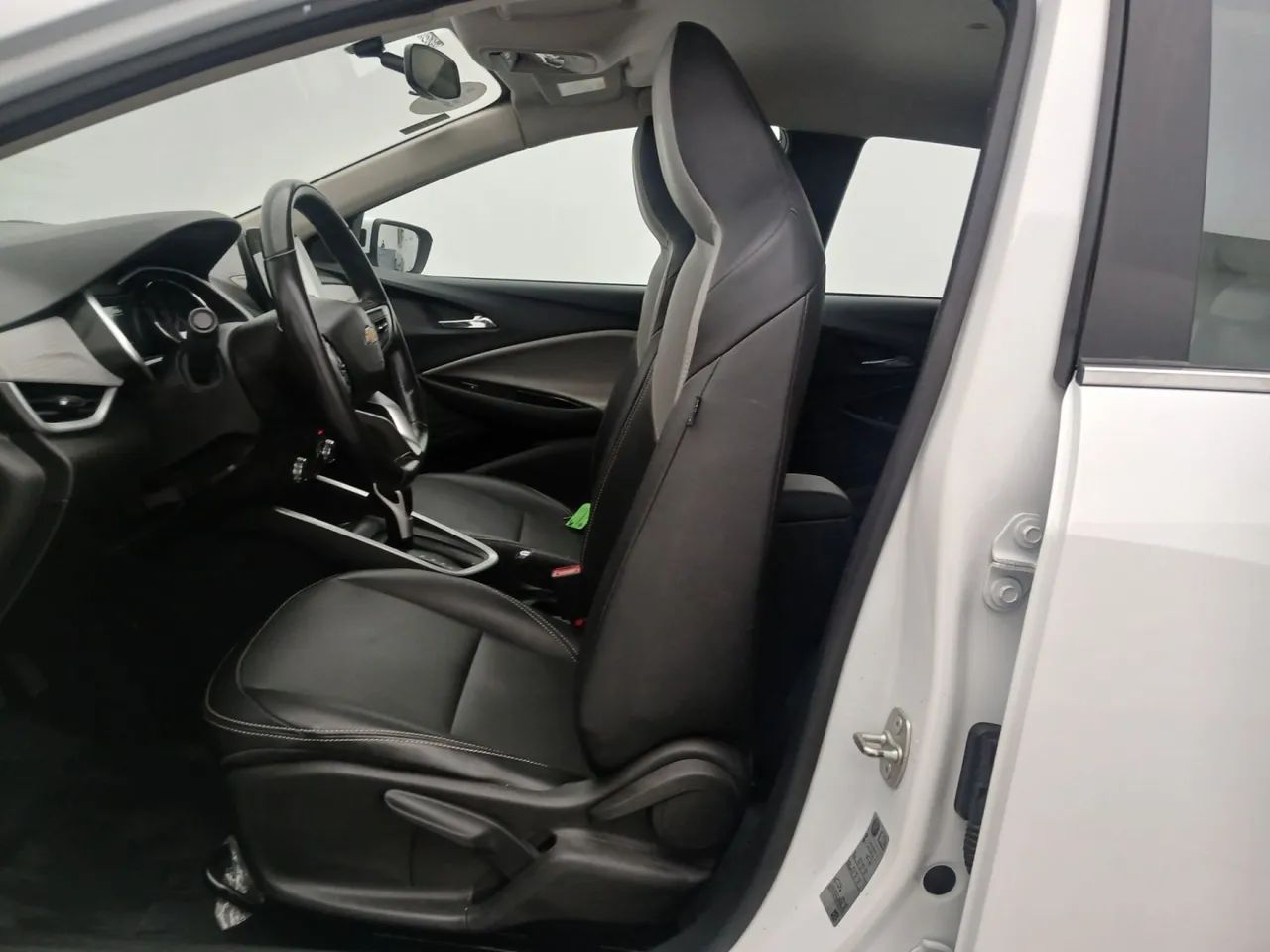 Chevrolet Onix Hatch Premier 1.0 12V TB Flex Aut. 4P, foto 16 de 18