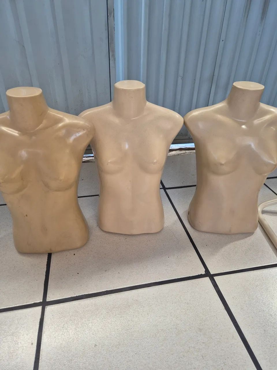 manequim busto feminino de plástico