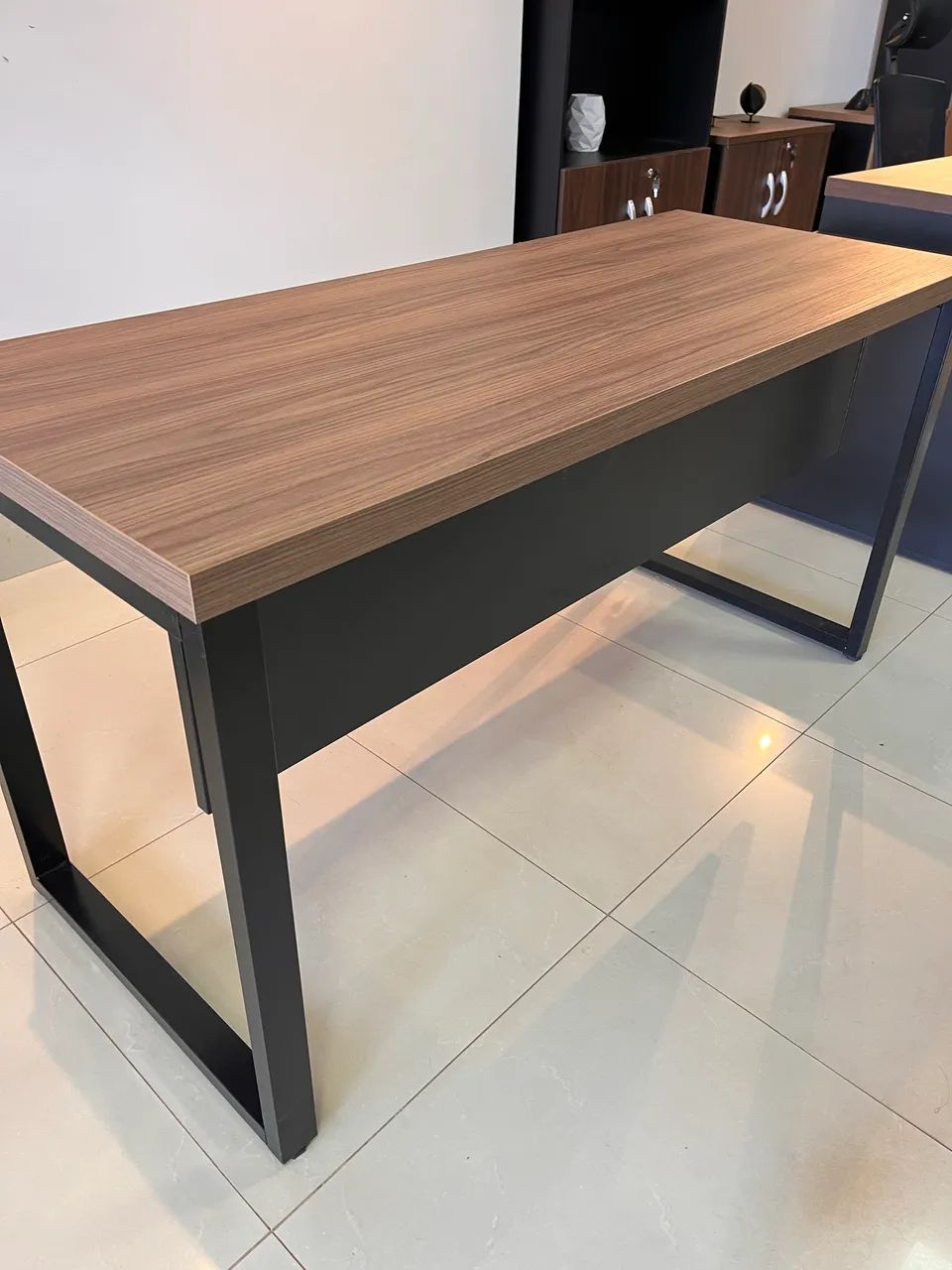 MESA PARA ESCRITORIO INDUSTRIAL 1.50x0.60 LOJA IKONOFFICE  - Foto 3