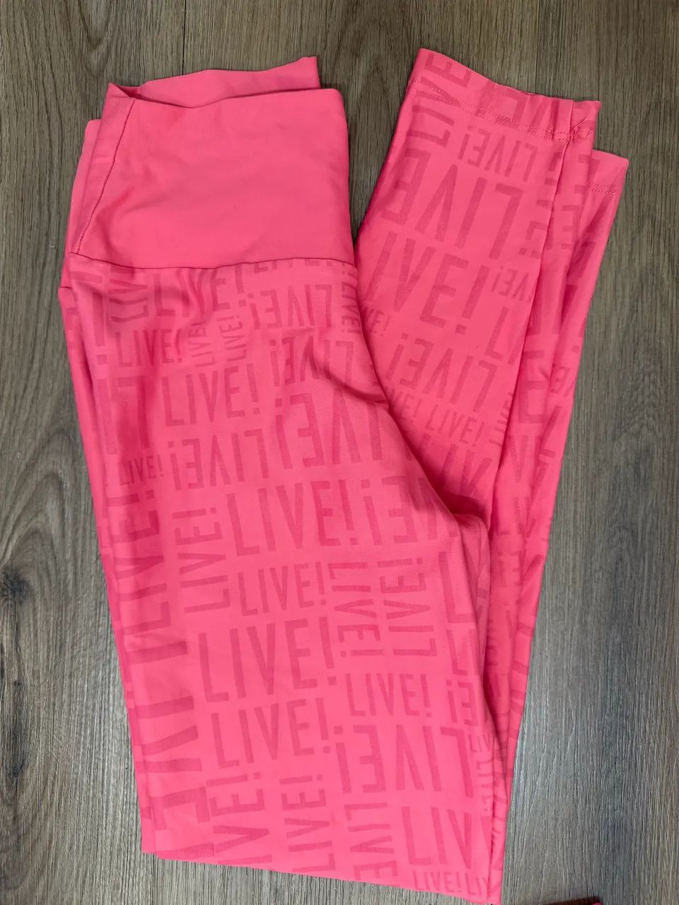 Vendo conjunto da LIVE (calça e top) - Foto 2