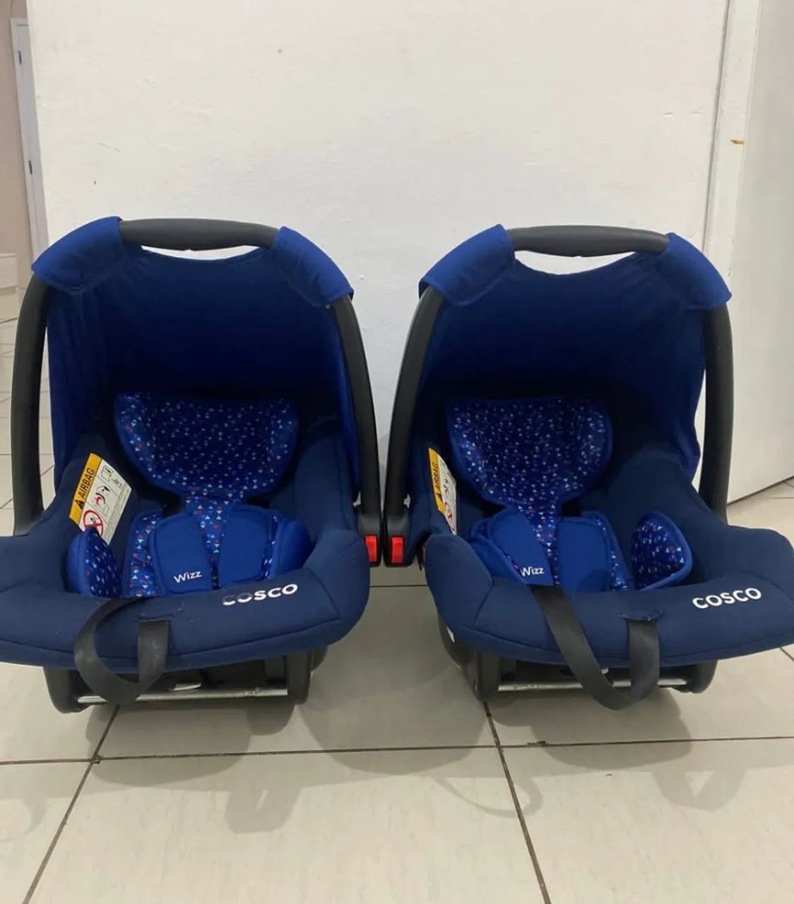 Cosco Infant Car Seat with Reducing Nest