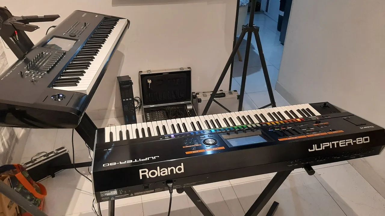Roland Jupiter 80  - Foto 3