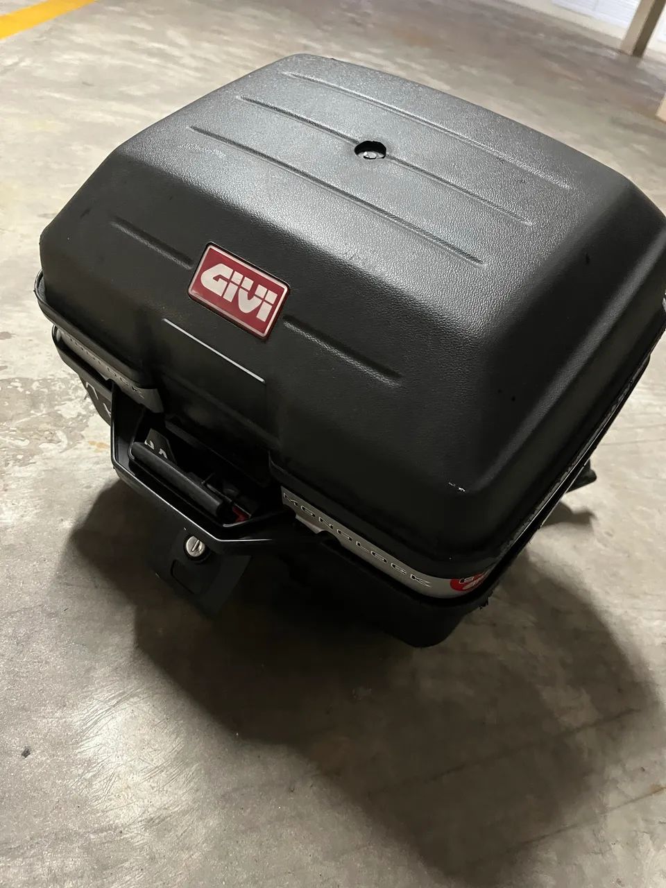 Baú Givi ótimo estado  - Foto 3