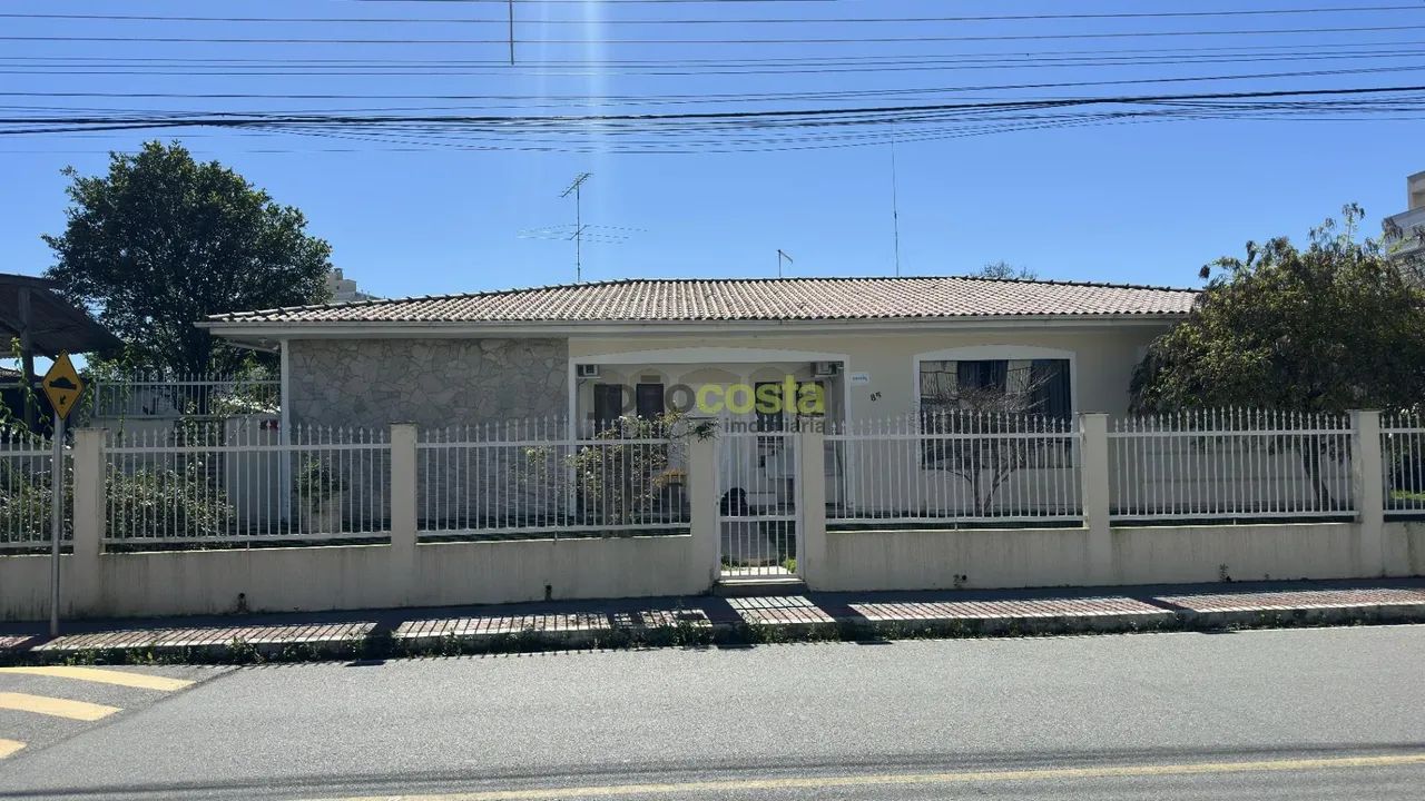 Casa à venda no Centro de Palhoça, 5 dorms, 239m² - Foto 2