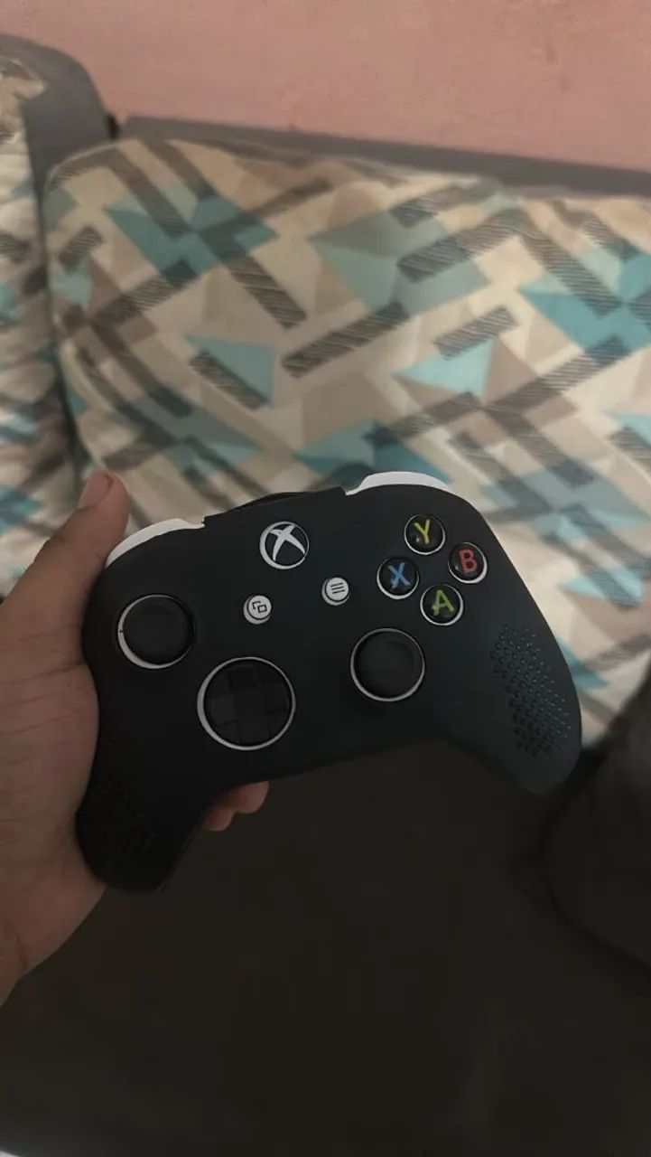 CONTROLE DE XBOX SERIE S) COMPATÍVEL COM COM ONE, ORIGINAL COM CAPA - Foto 2