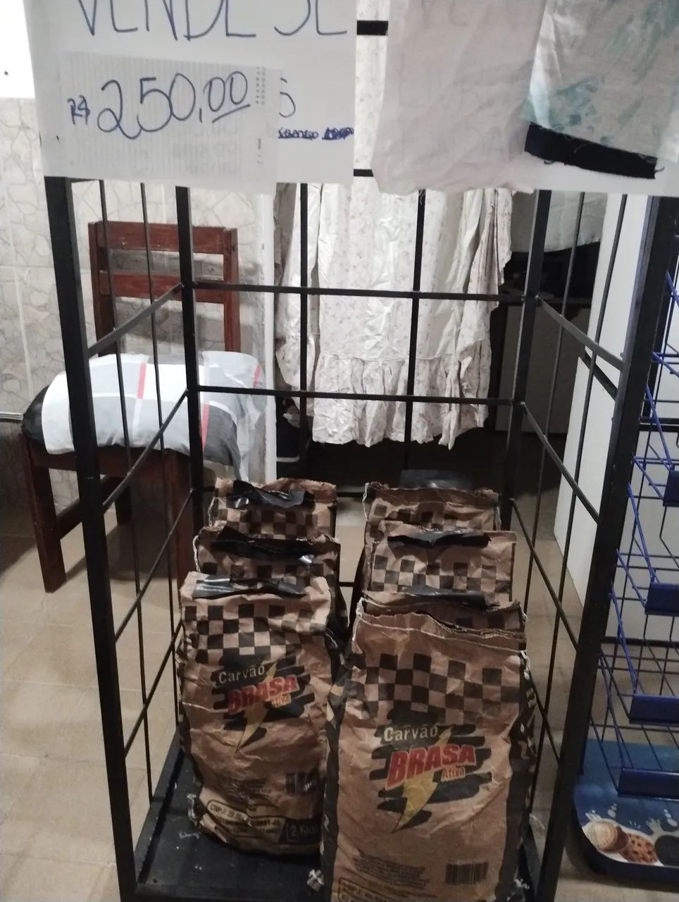 Prateleiras e expositores  - Foto 2
